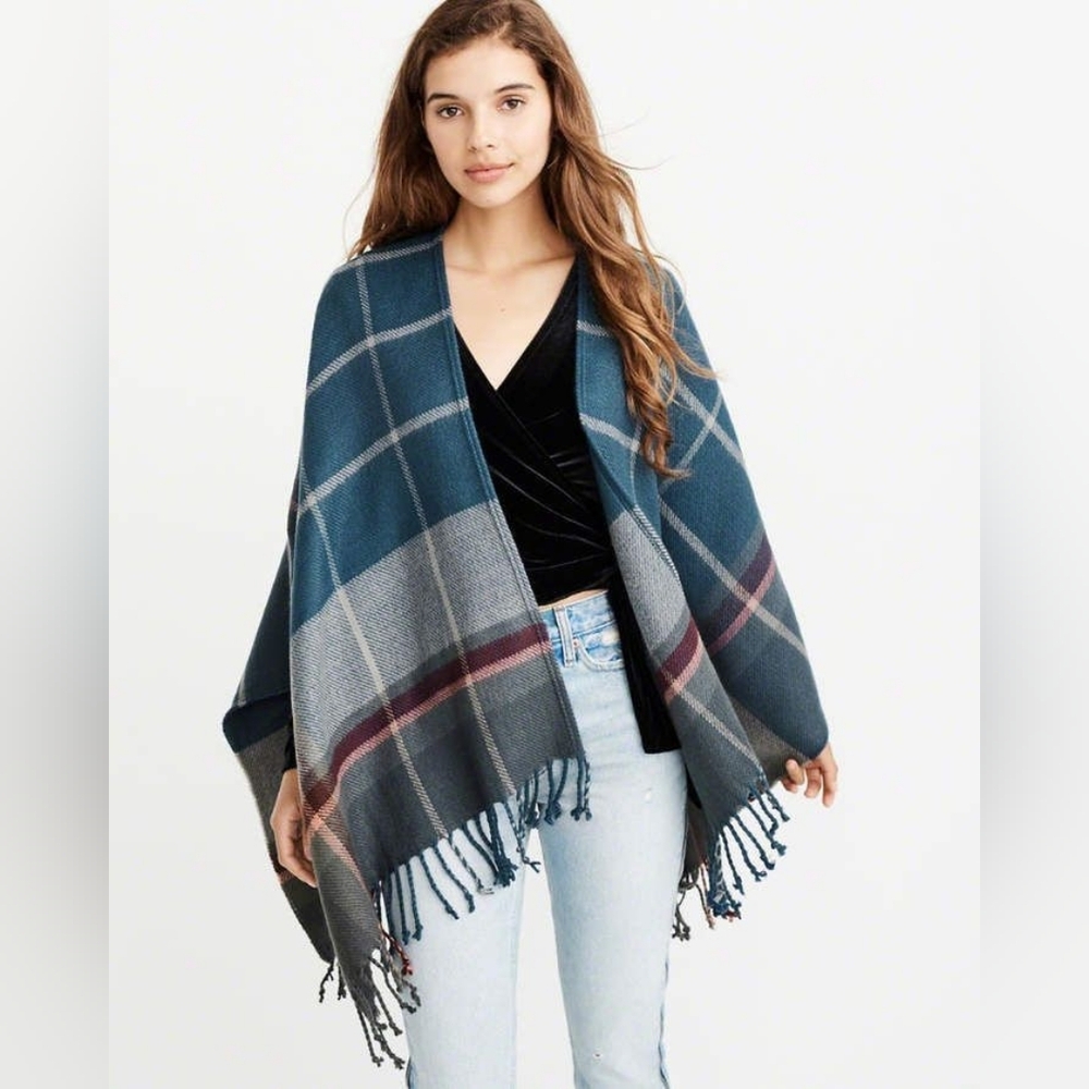 Abercrombie & Fitch Shawl/Wrap/Poncho